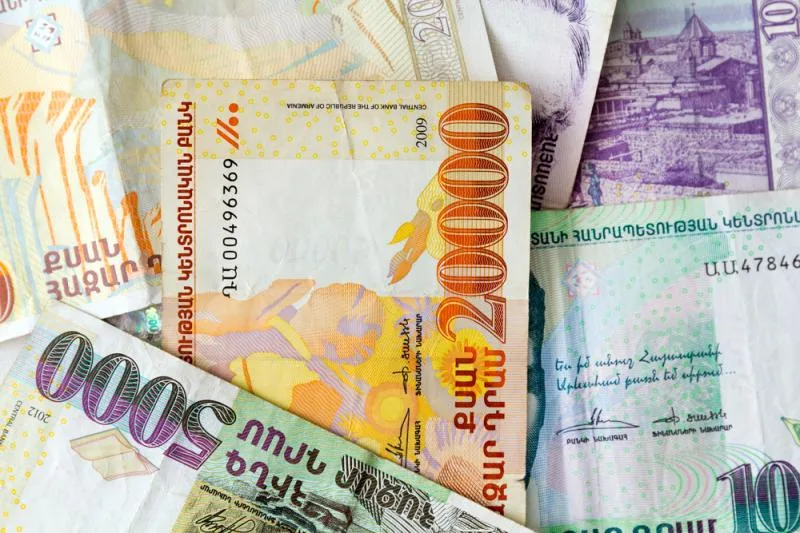Դոլարի փոխարժեքը իջել է`եվրոն ու ռուբլին թանկանում են. տարադրամի փոխարժեքն այսօր