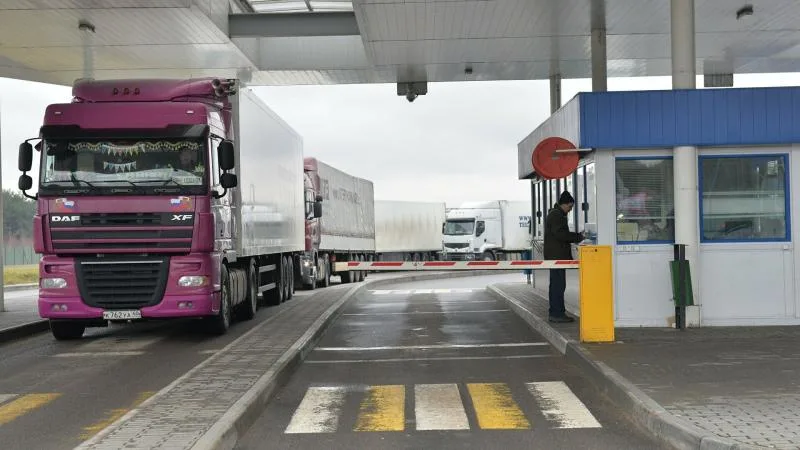Սննդամթերք արտադրողները խնդրել են չարգելափակել բեռնատարների մուտքը Եվրոպայից
