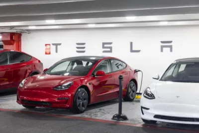 Tesla-ի բաժնետոմսերի արժեքը նվազել է 40 տոկոսով․ Bloomberg