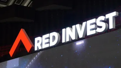 Թեք մարդիկ Դիջիթեքում, հետո նաև՝ Դալան տեխնոպարկում