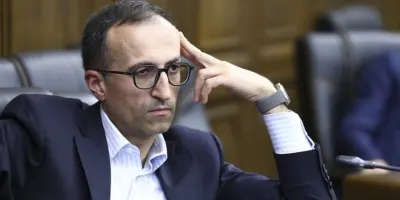 Արսեն Թորոսյանը վայր է դնում պատգամավորական մանդատը