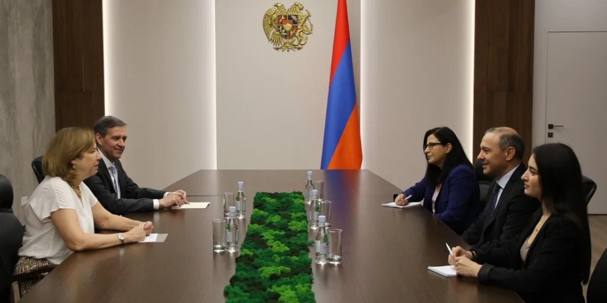 Ապաշրջափակումը տեղի է ունենալու երկրների տարածքային ամբողջականության, ինքնիշխանության և փոխադարձության սկզբունքների լիակատար հարգման շրջանակում. Գրիգորյան