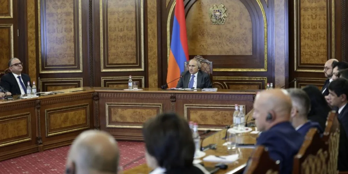 Տրանսպորտային բոլոր հաղորդակցությունները կապակցվելու են Ակադեմիական քաղաքում. Փաշինյանի գլխավորությամբ քննարկվել է Ակադեմիական քաղաքի հատակագիծը