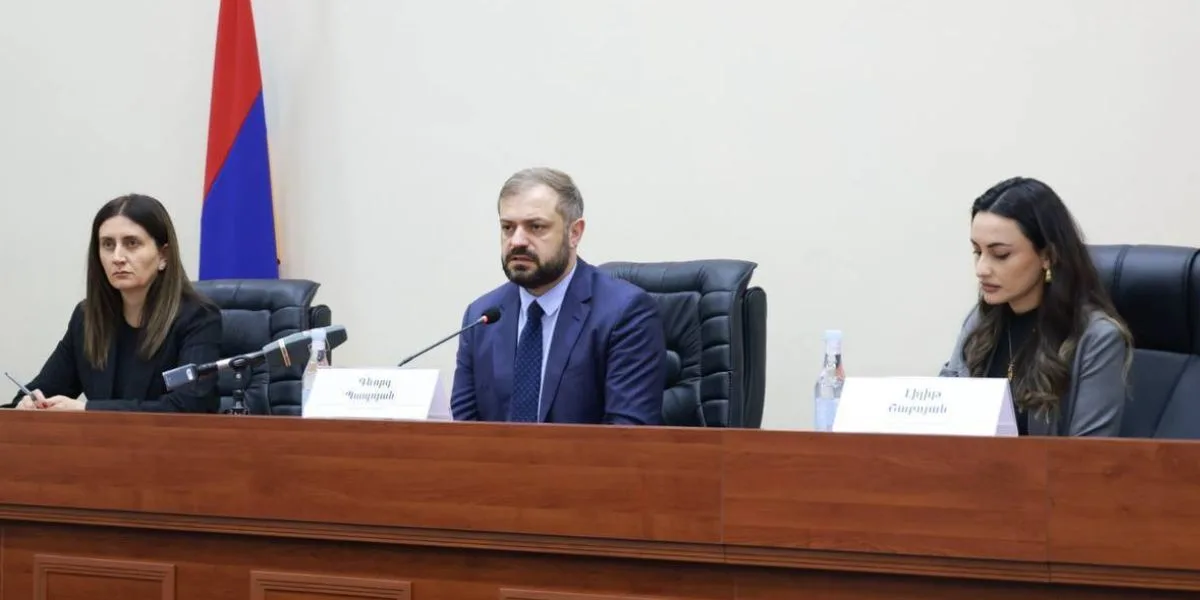 Էկոնոմիկայի նախարարը գործարարների հետ քննարկել է սահմանների ապաշրջափակման տնտեսական հնարավորությունները