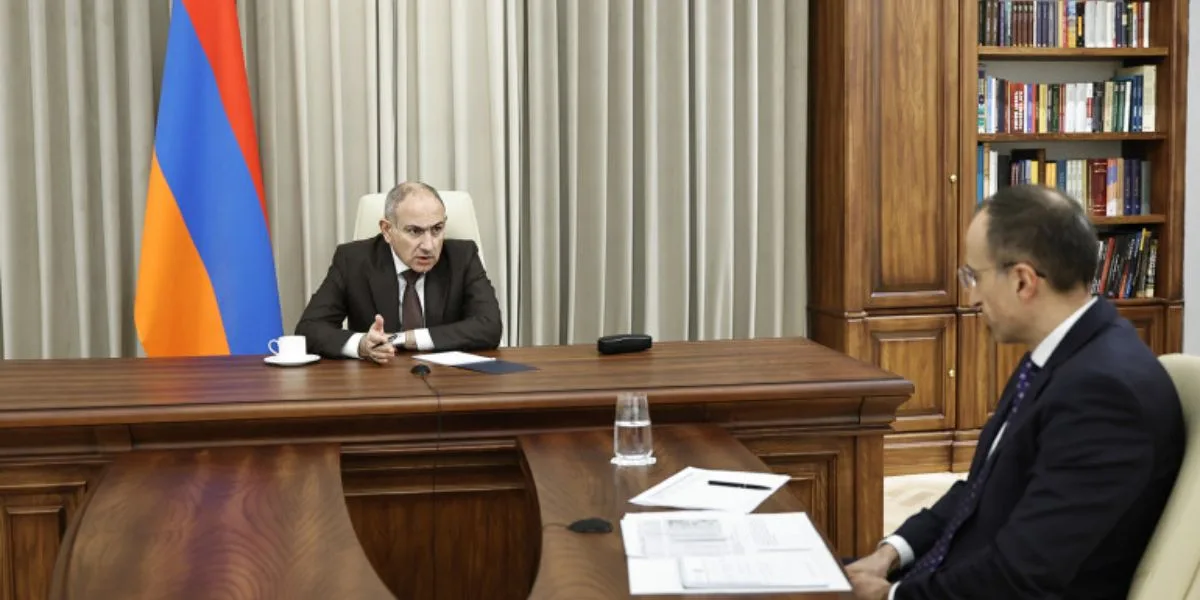 Վարչապետ Նիկոլ Փաշինյանն ԱԱՀ նախարարի հետ քննարկել է թոշակների բարձրացման հարցը