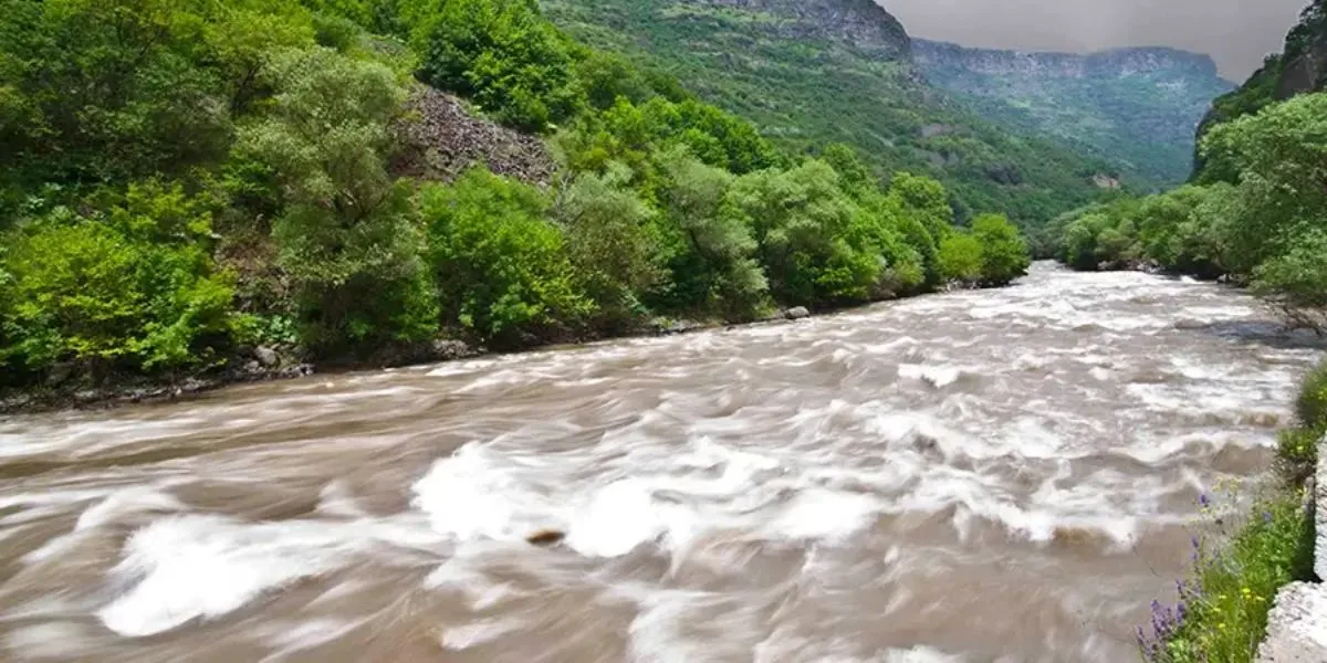 Սյունիքում գետերում ջրի մակարդակը շարունակում է բարձրանալ (տեսանյութ)