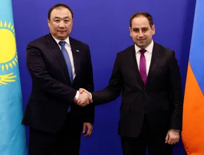 ՏԿԵ նախարար Դավիթ Խուդաթյանն ընդունել է Ղազախստանի Հանրապետության տրանսպորտի նախարարՆուրլան Սաուրանբաևին։   Նախարարը ողջունել է գործընկերոջը և կարևորել Ղազախստանի հետ առկա հարաբերությունների խորացման անհրաժեշտությունը։   Քննարկվել են երկկողմ հետաքրքրությո