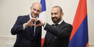 Միրզոյանը Փարիզում հանդիպել է Ֆրանսիայի ԱԳ նախարարին