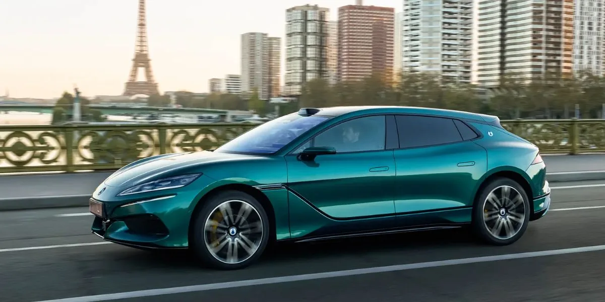 The electric car jointly created by BYD and Chopard sold for a record price