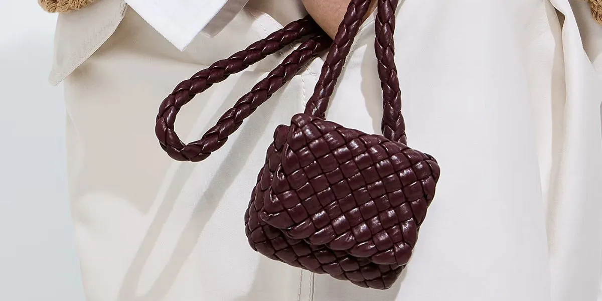 Bottega Veneta releases a new series of AirPods cases priced at $1250