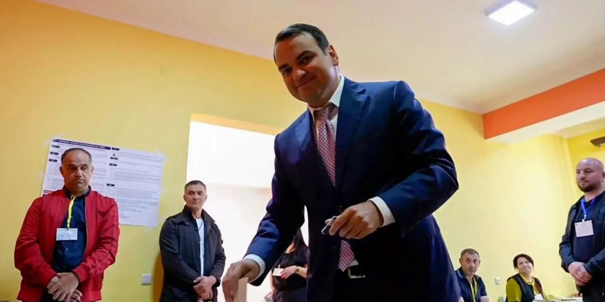 «Ուժեղ Հայաստան» դաշինքի ընտրական ցուցակը գլխավորող Նարեկ Կարապետյանը քվեարկել է Տաշիրում