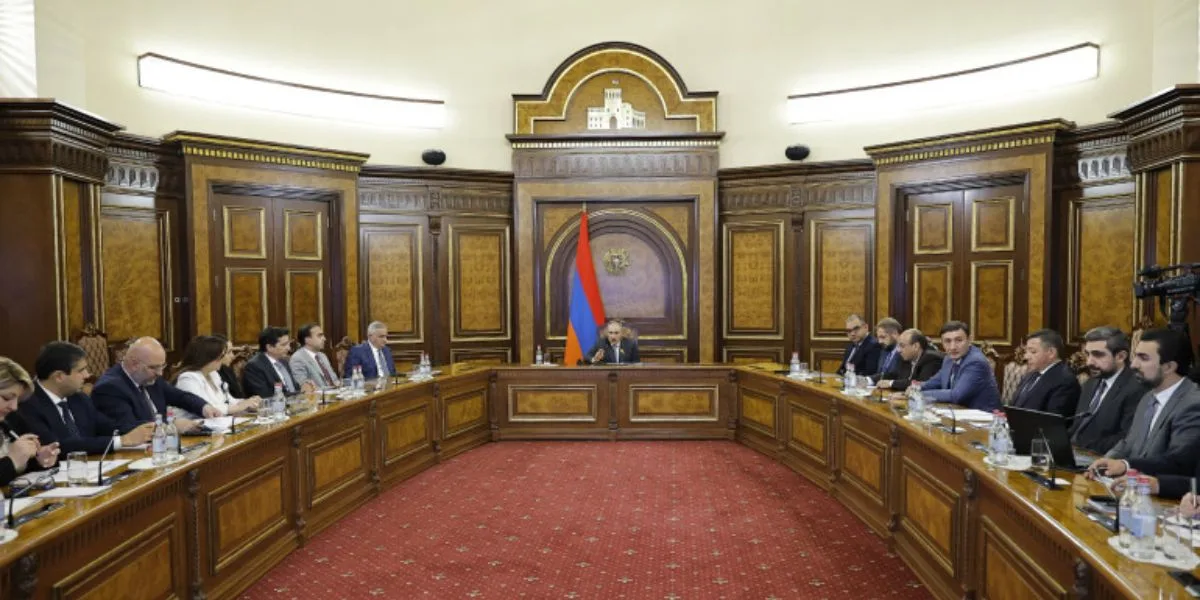 Փաշինյանի գլխավորությամբ քննարկվել է Երևանում և Գյումրիում Կառավարության ներդրումային առաջնահերթությունների պլանը