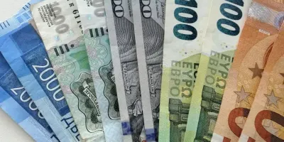 Դոլարի փոխարժեքը նվազել է, եվրոյինն աճել է