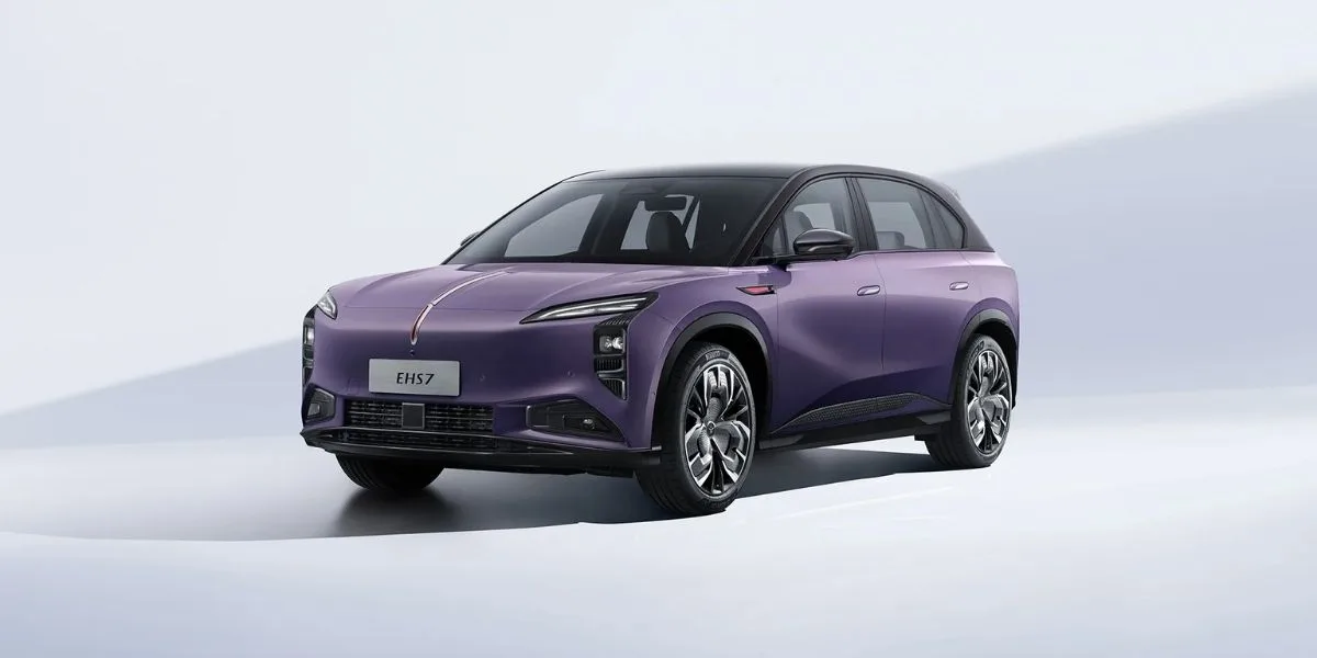 Hongqi-ն ներկայացրել է արևային վահանակով EHS7 էլեկտրական քրոսովերը