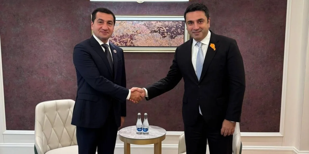 ԱԽ քարտուղարն ու  Հիքմեթ Հաջիևը քննարկել են խաղաղության օրակարգը