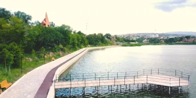Հրշեջ-փրկարարները մեկուսացրել են «Երևանյան» լճին հարակից ձորում բռնկված հրդեհը