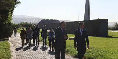 ՀՀ-ում Ֆրանսիայի նորանշանակ դեսպանը այցելել է Հայոց ցեղասպանության հուշահամալիր