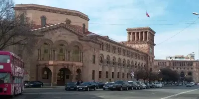 Այսօր և վաղը Երևանի կենտրոնում մեքենաների կայանման սահմանափակում կլինի