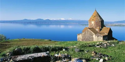 Որքան է Սևանա լճի առափնյա հատվածում ջրի միջին ջերմաստիճանը