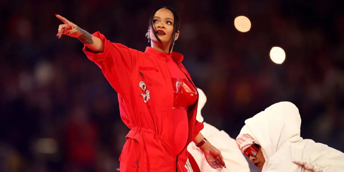 Rihanna Turned Her Super Bowl Performance Into a Fenty Ad. Here's What Jay-Z Can Learn From Her Marketing Strategy
